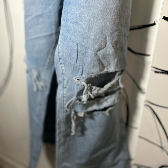 NEW Wrangler Bonnie Low Rise Loose Flare Distressed Light Blue Jeans, 35x32 - Picture 3 of 10